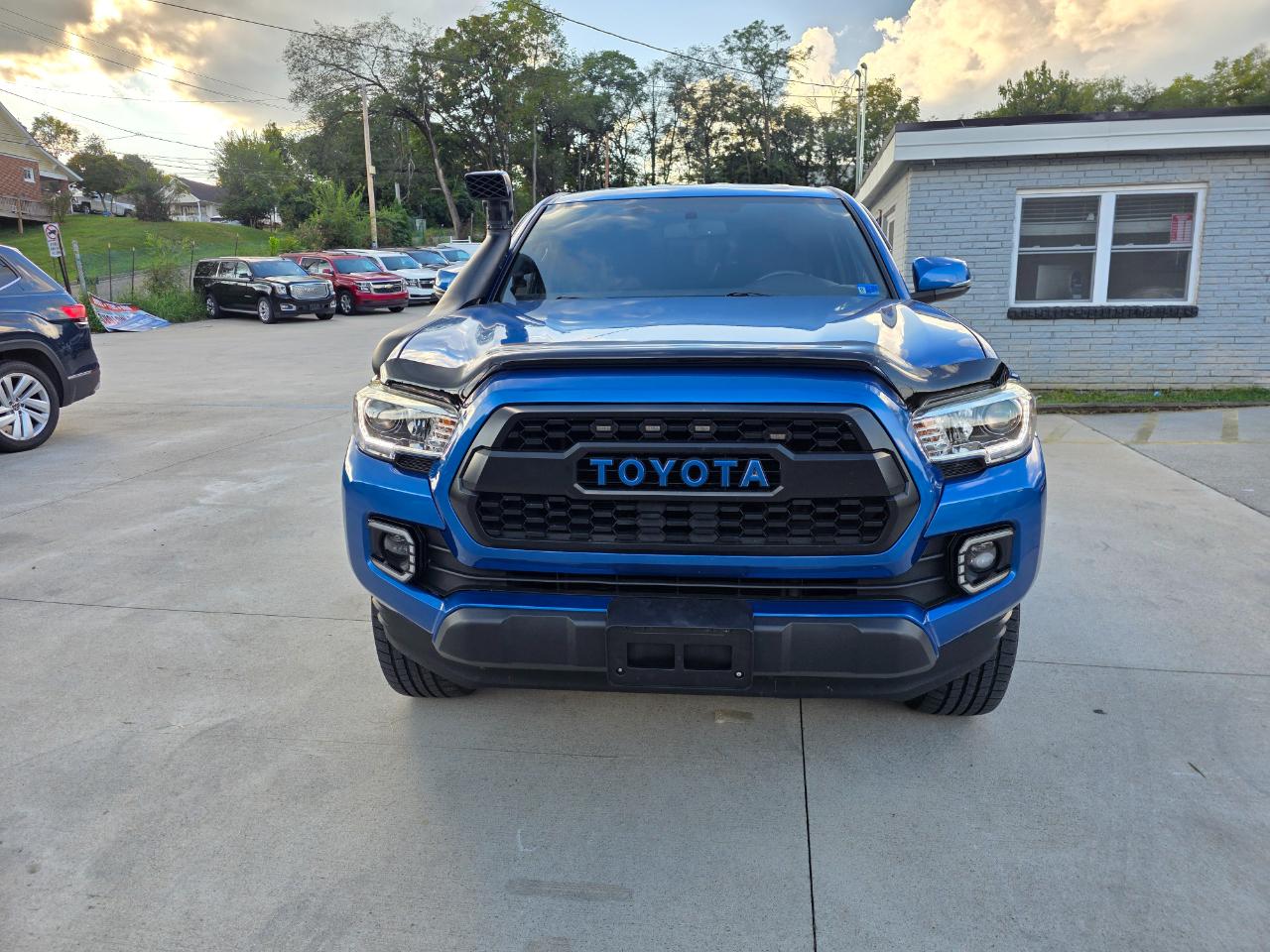 Toyota Tacoma  2016