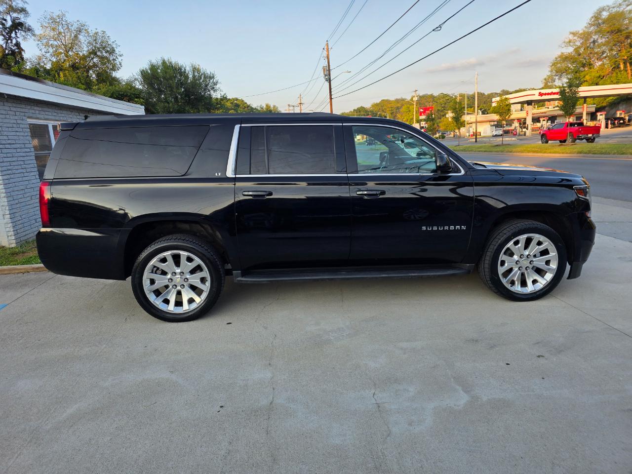 Chevrolet Suburban LT 4WD 2017