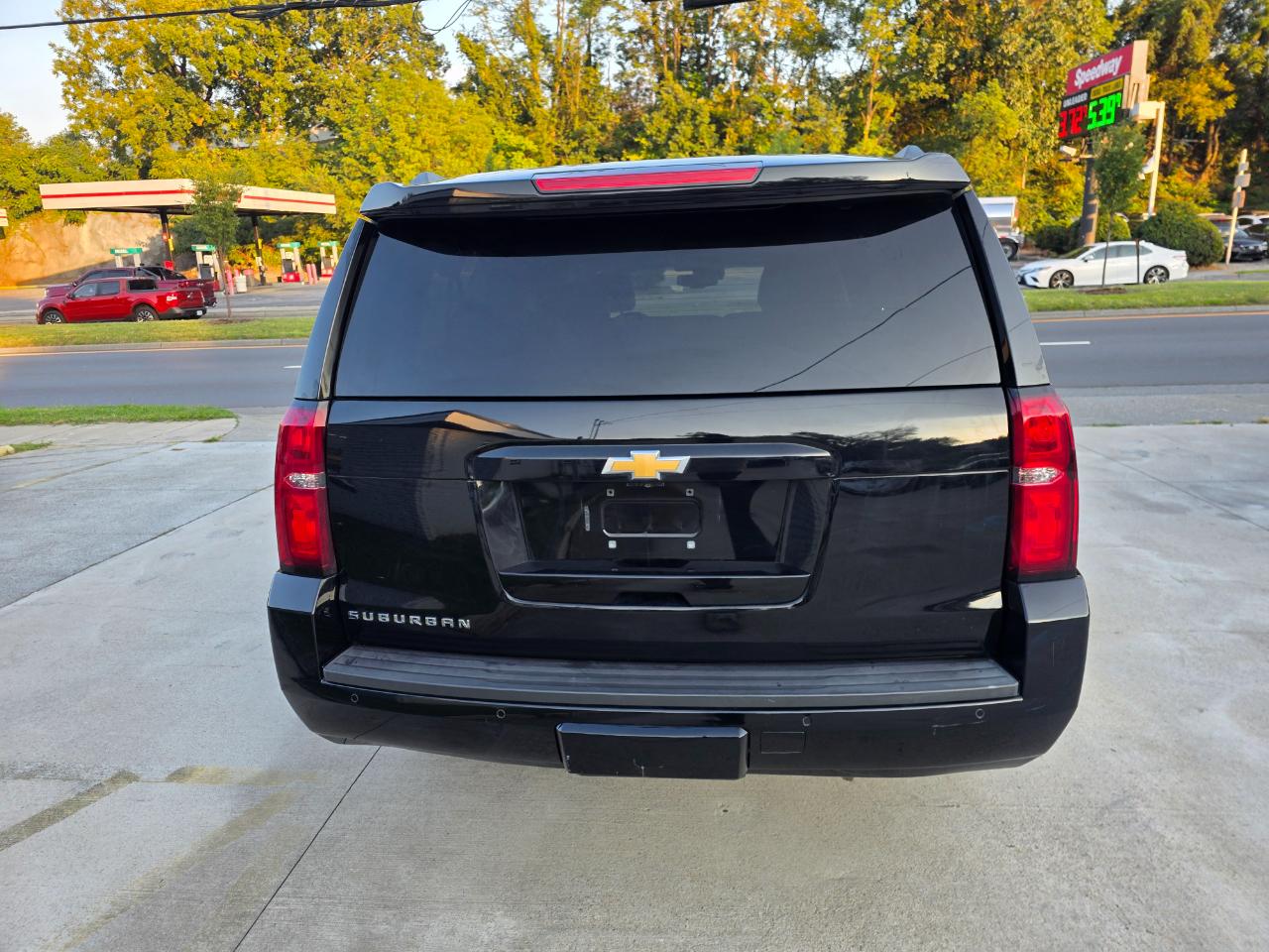 Chevrolet Suburban LT 4WD 2017