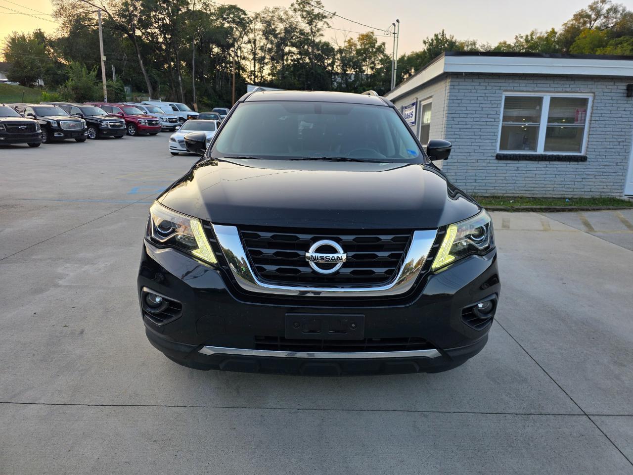 Nissan Pathfinder Platinum 4WD 2017