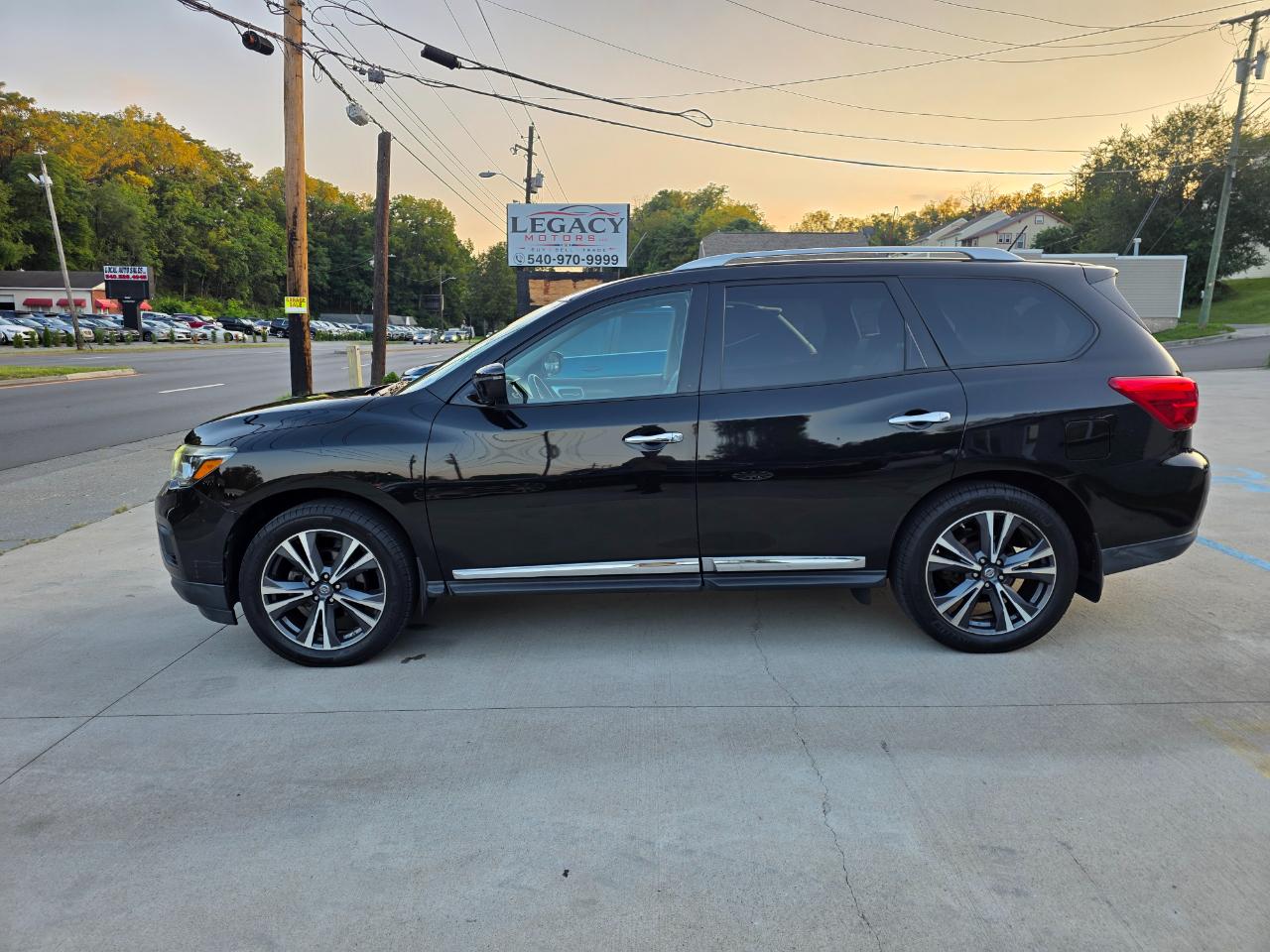 Nissan Pathfinder Platinum 4WD 2017