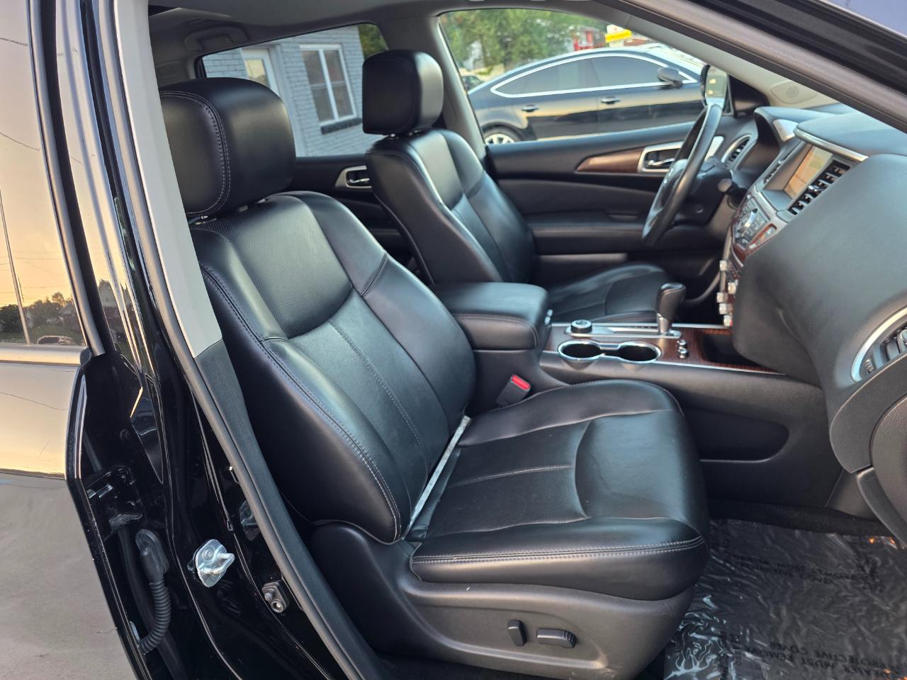 Nissan Pathfinder Platinum 4WD 2017