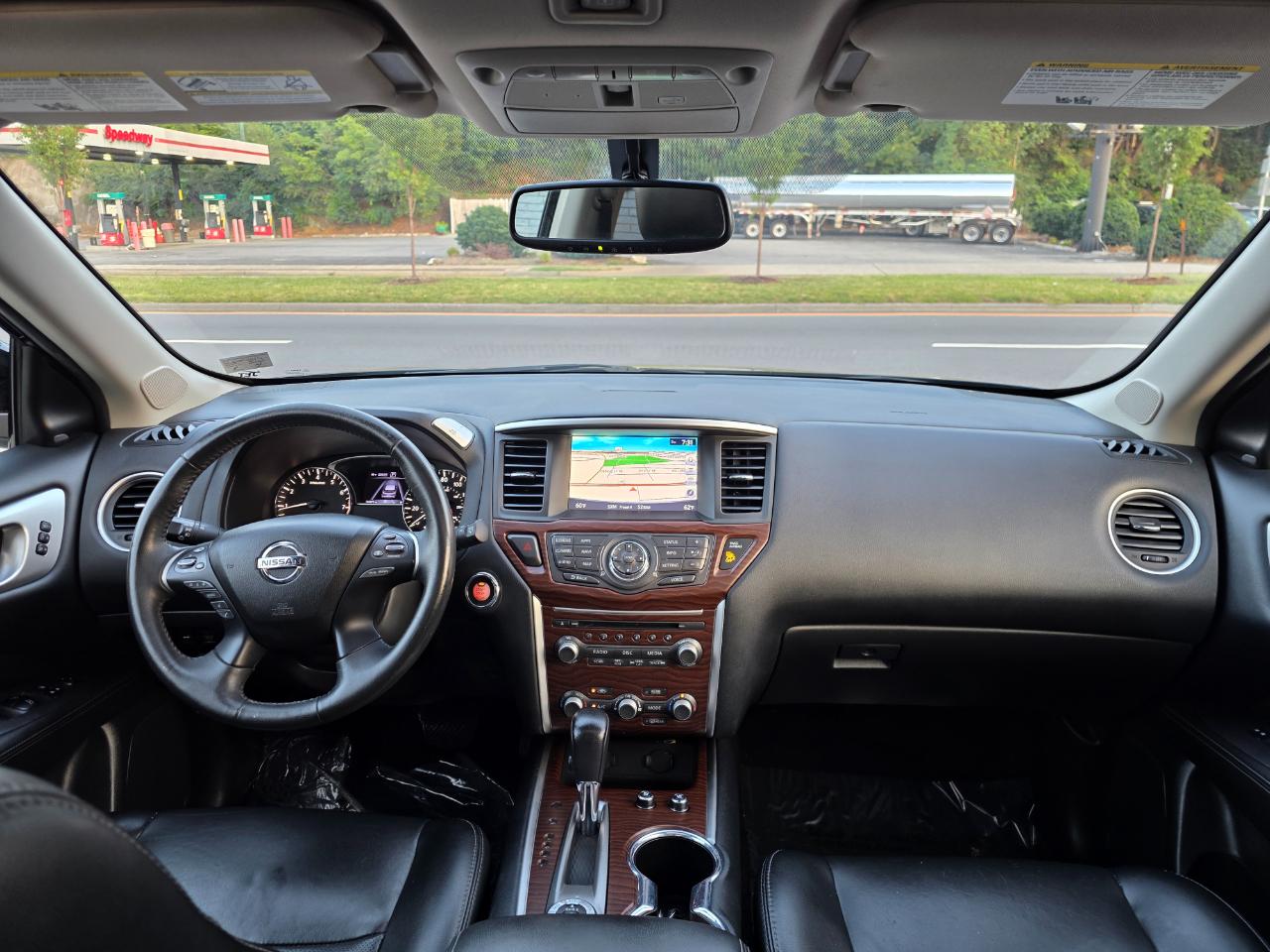 Nissan Pathfinder Platinum 4WD 2017