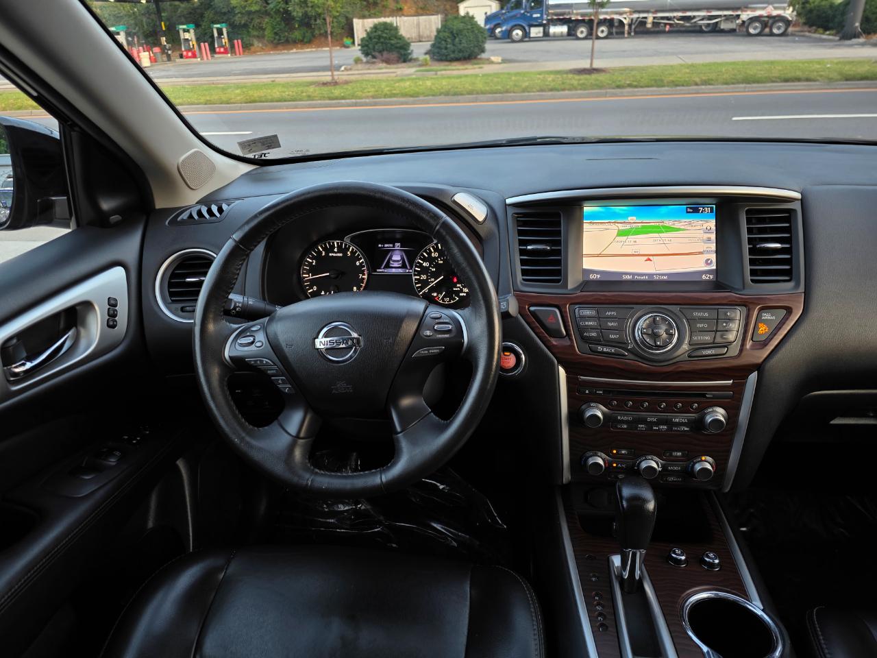 Nissan Pathfinder Platinum 4WD 2017