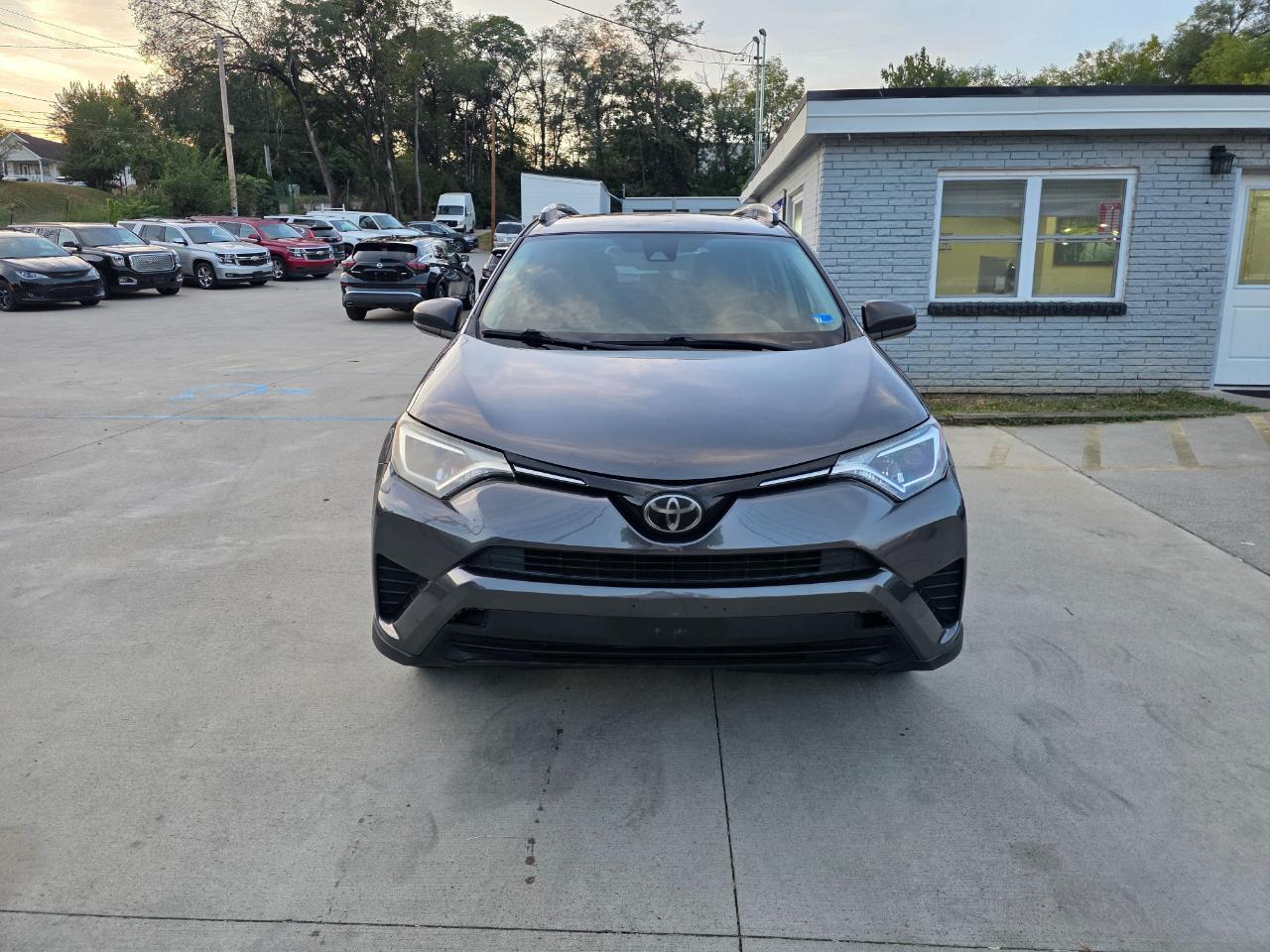 Toyota RAV4 LE FWD 2018