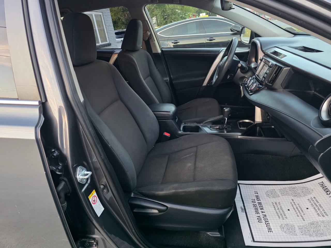 Toyota RAV4 LE FWD 2018