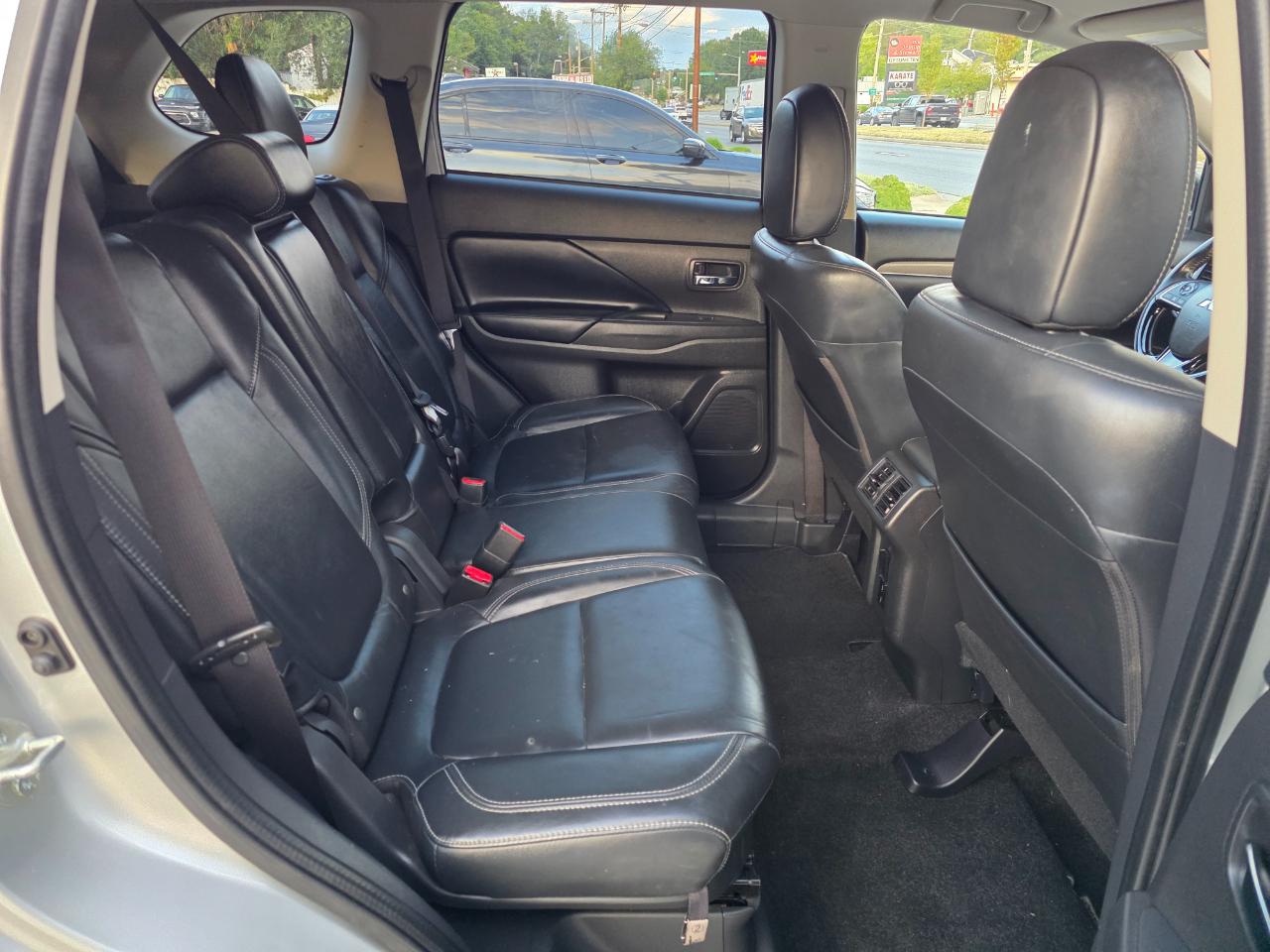 Mitsubishi Outlander SEL AWD 2020