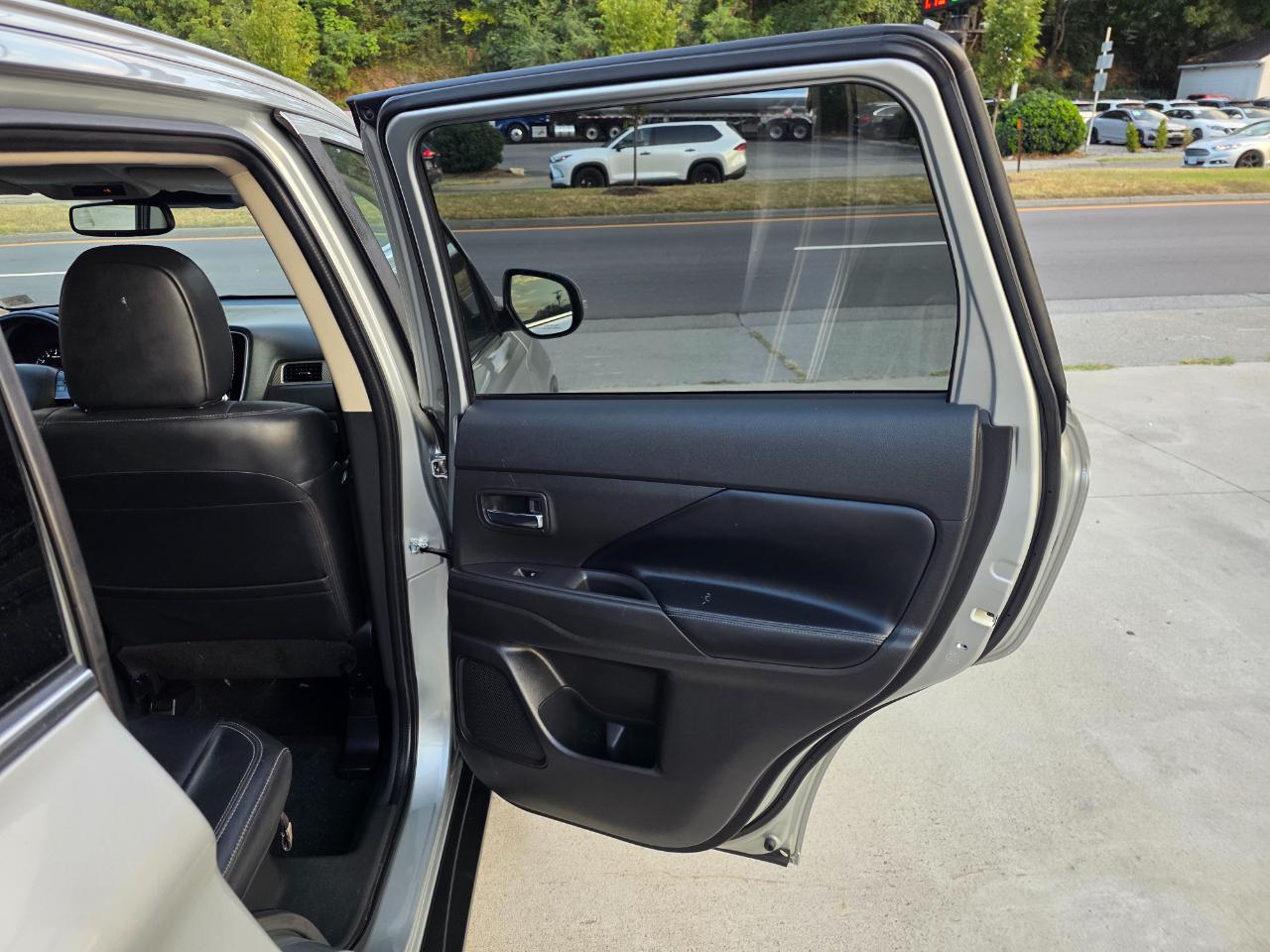 Mitsubishi Outlander SEL AWD 2020