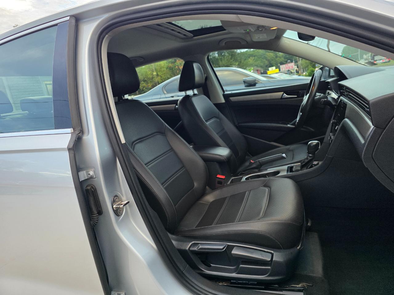 Volkswagen Passat SE 2021