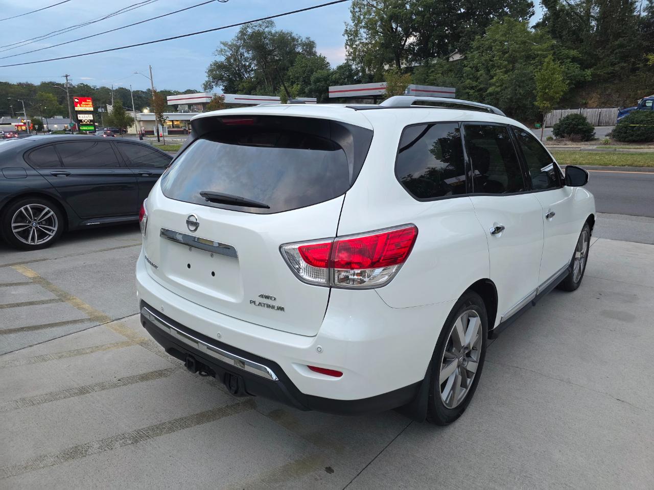 Nissan Pathfinder SV 4WD 2015