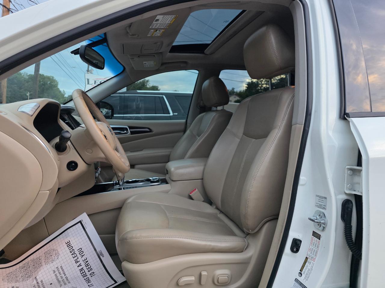 Nissan Pathfinder SV 4WD 2015