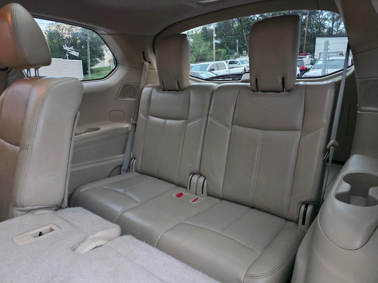 Nissan Pathfinder SV 4WD 2015