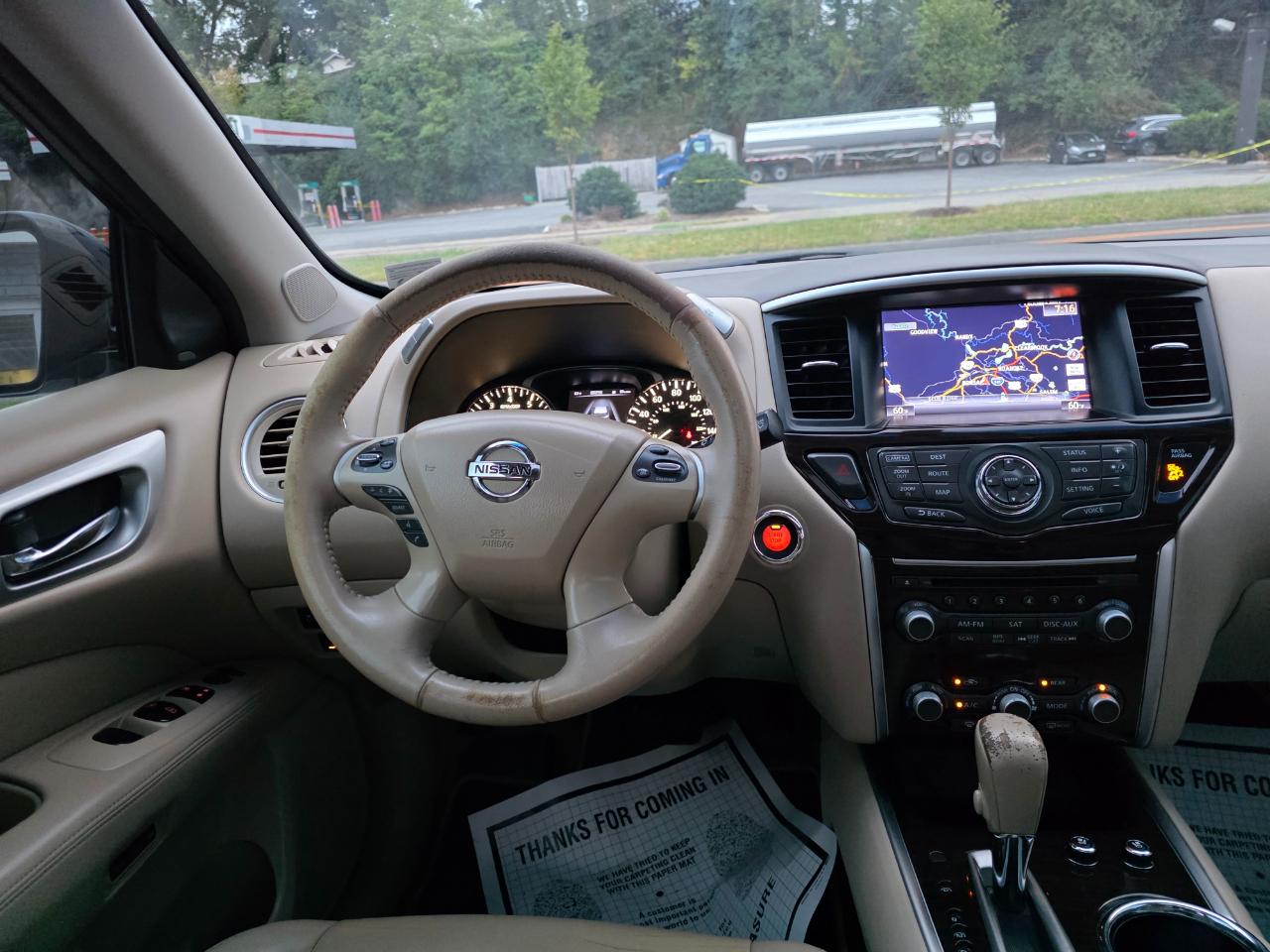 Nissan Pathfinder SV 4WD 2015