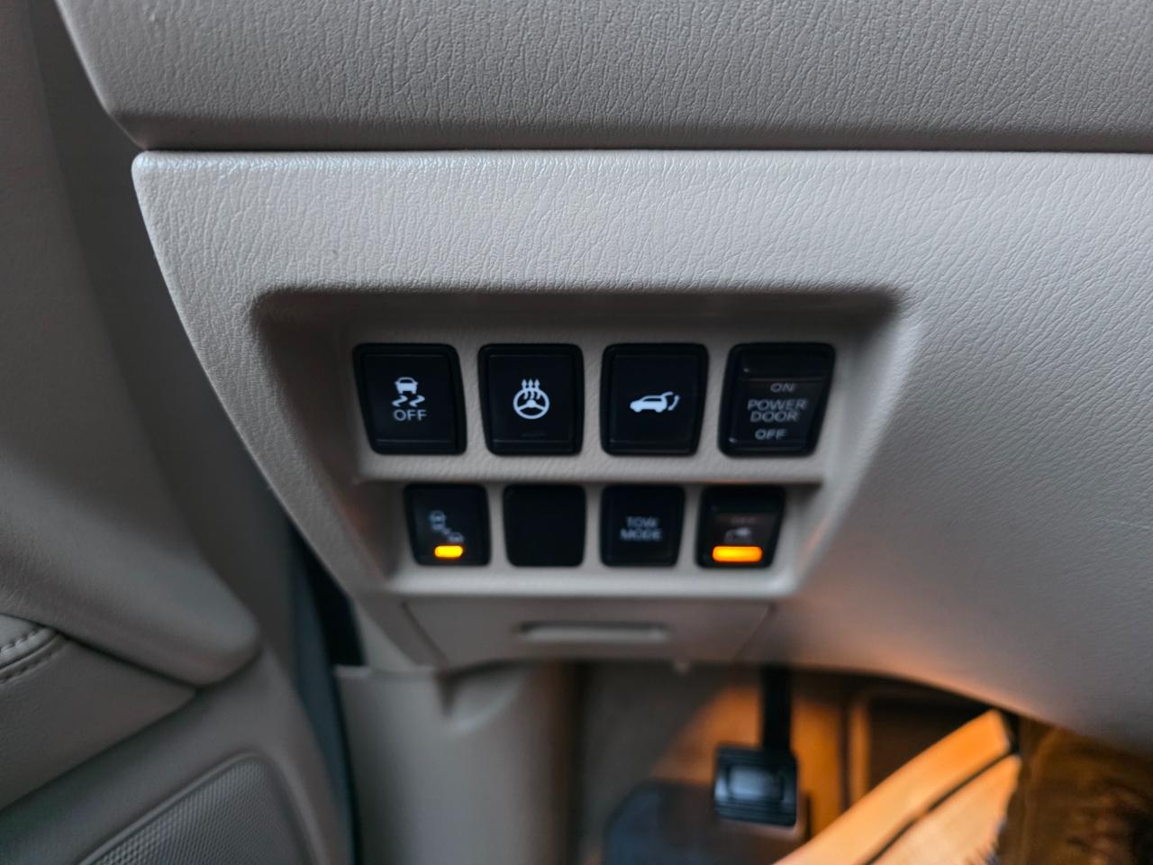 Nissan Pathfinder SV 4WD 2015