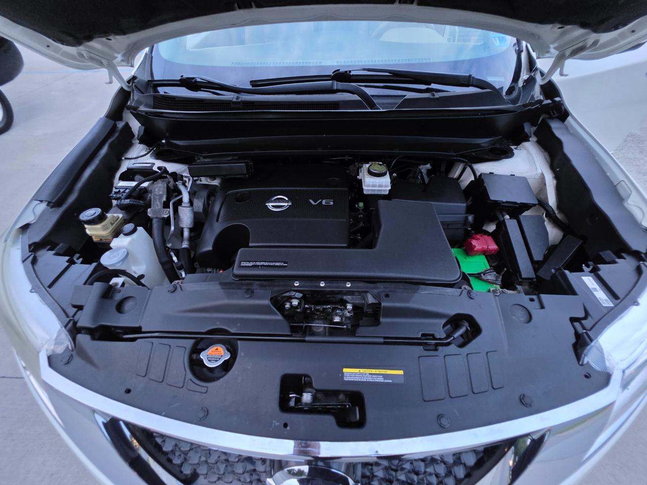Nissan Pathfinder SV 4WD 2015