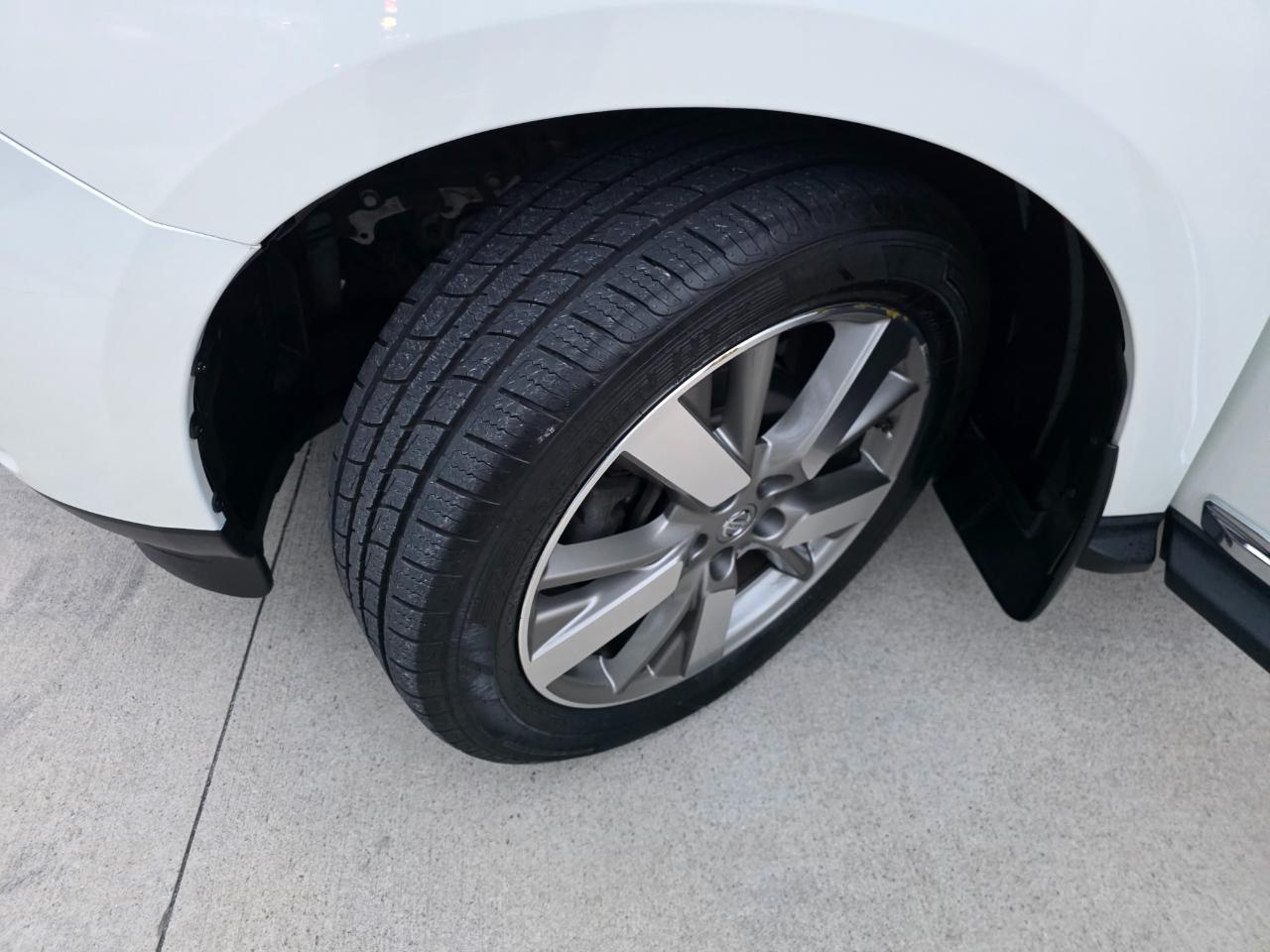 Nissan Pathfinder SV 4WD 2015