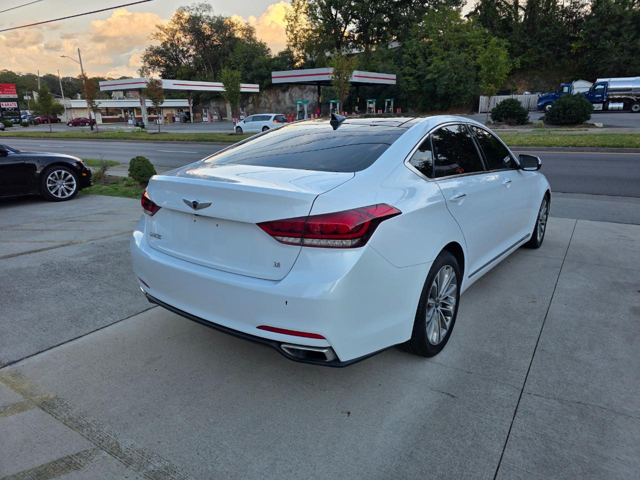 Hyundai Genesis 3.8L 2015