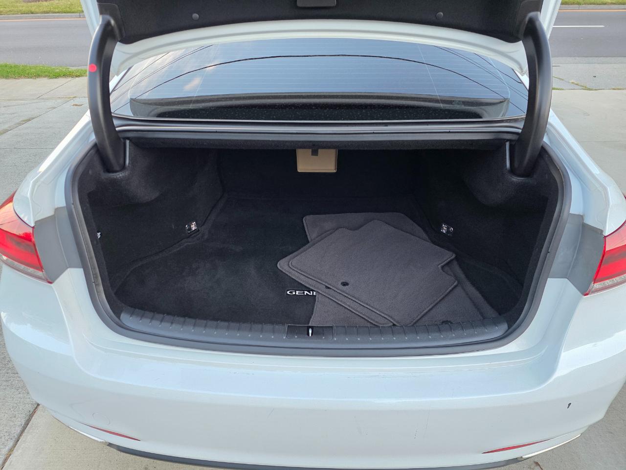 Hyundai Genesis 3.8L 2015