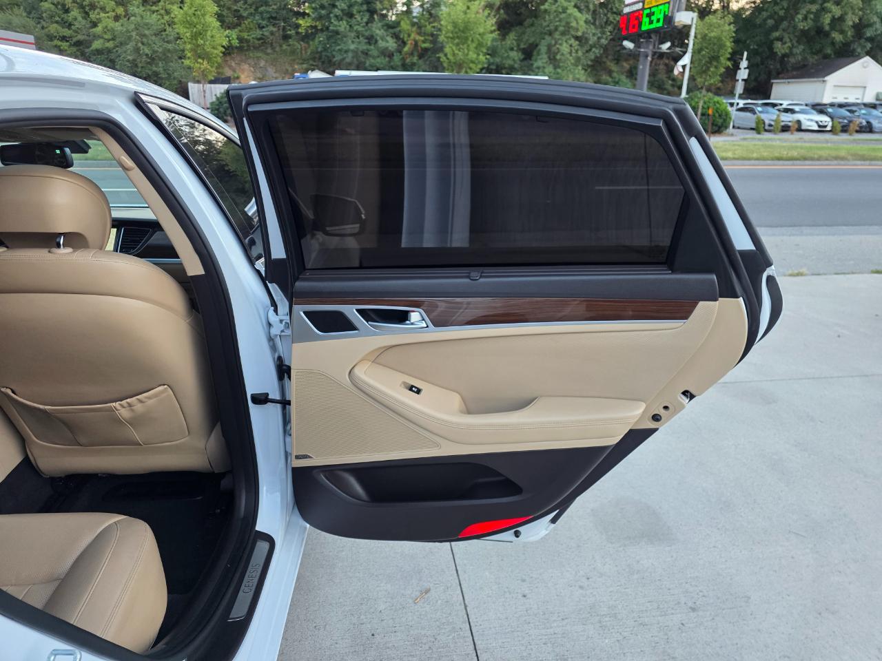 Hyundai Genesis 3.8L 2015