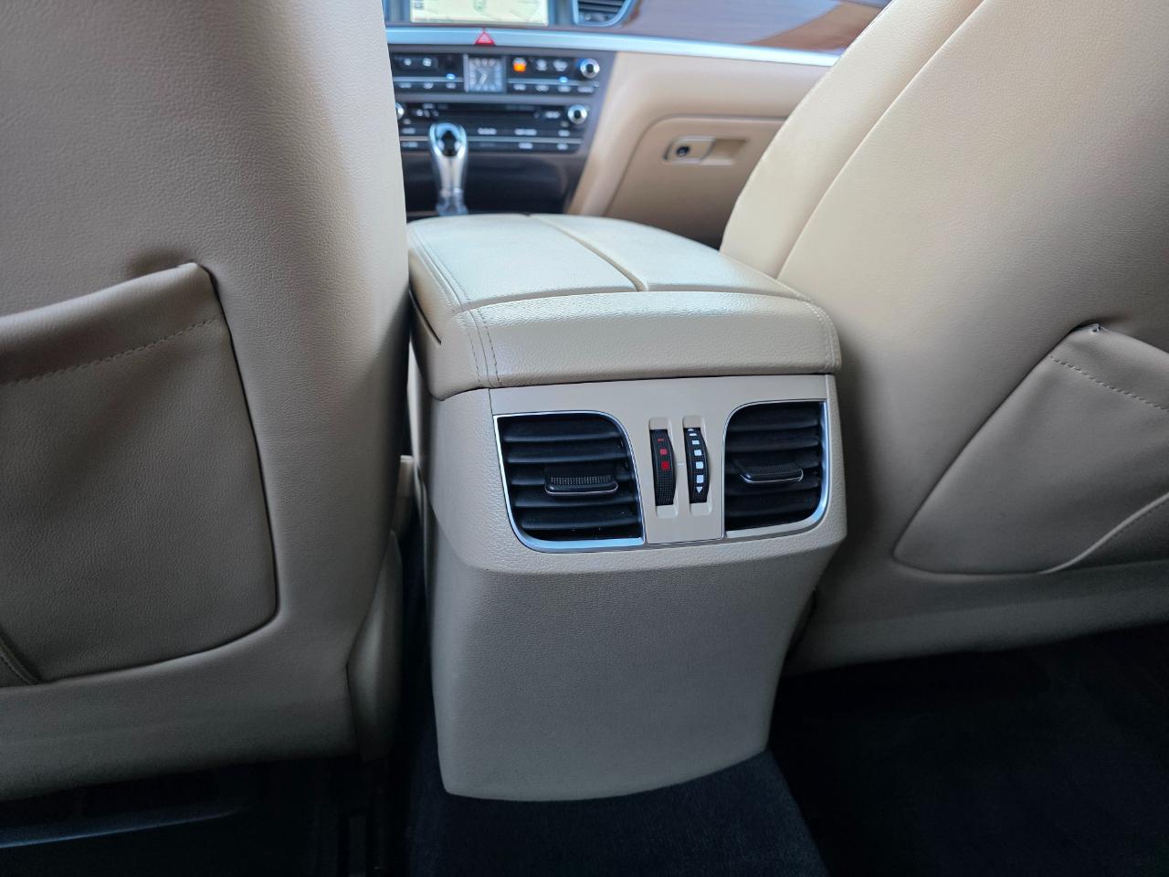 Hyundai Genesis 3.8L 2015