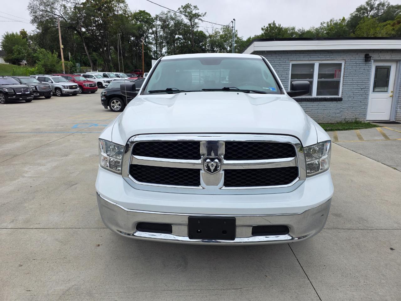 RAM 1500 SLT Crew Cab SWB 4WD 2017
