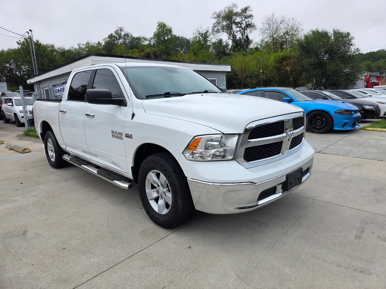 RAM 1500 SLT Crew Cab SWB 4WD 2017