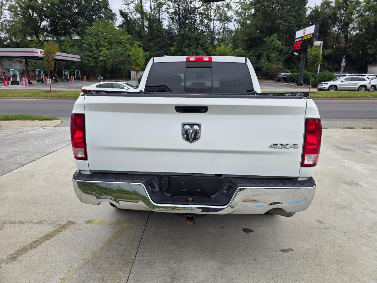 RAM 1500 SLT Crew Cab SWB 4WD 2017