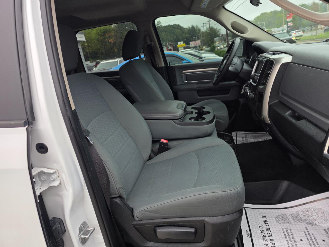RAM 1500 SLT Crew Cab SWB 4WD 2017