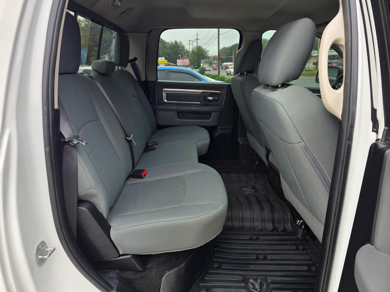 RAM 1500 SLT Crew Cab SWB 4WD 2017