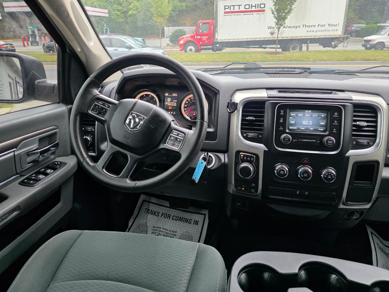 RAM 1500 SLT Crew Cab SWB 4WD 2017