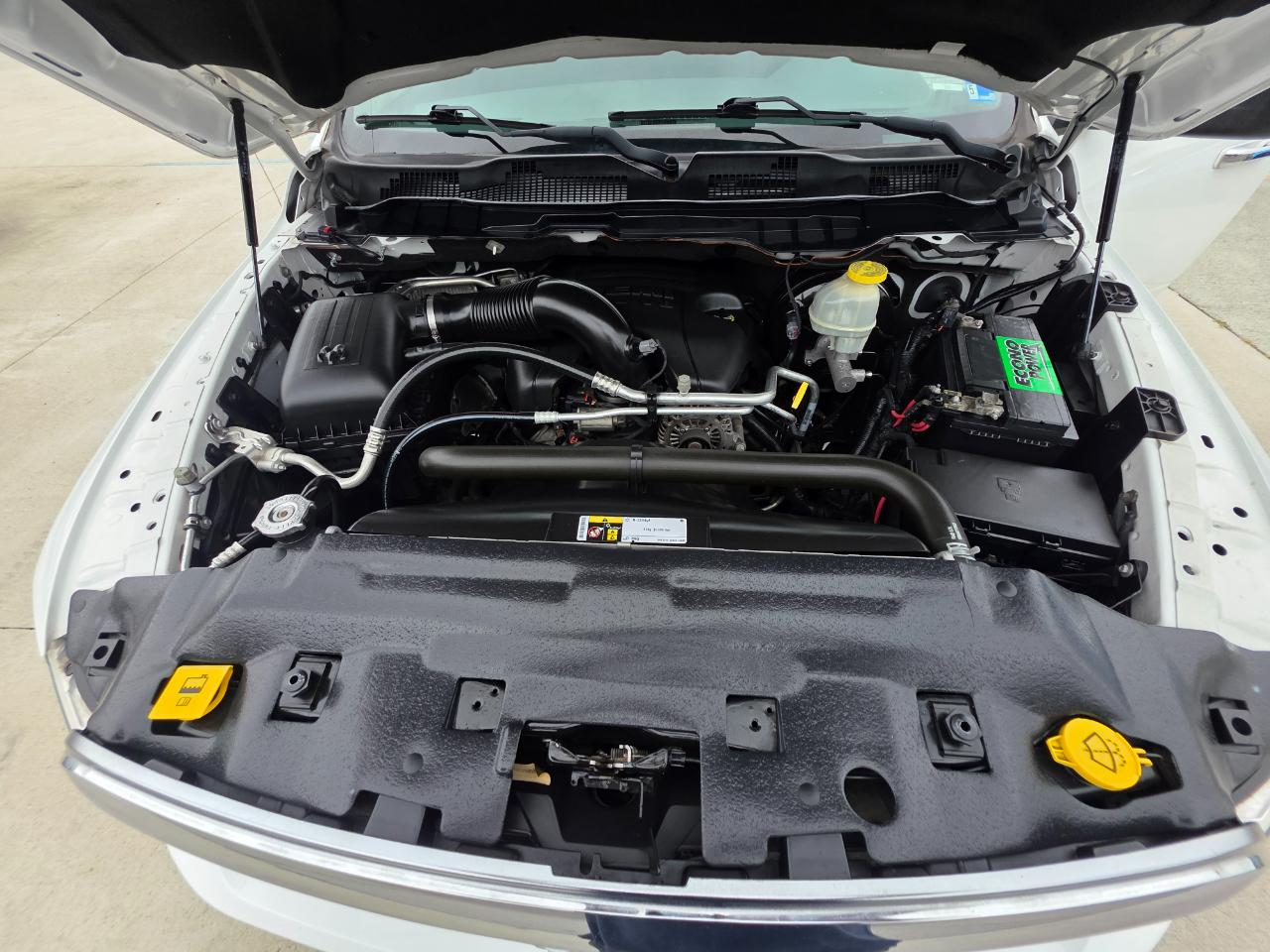 RAM 1500 SLT Crew Cab SWB 4WD 2017