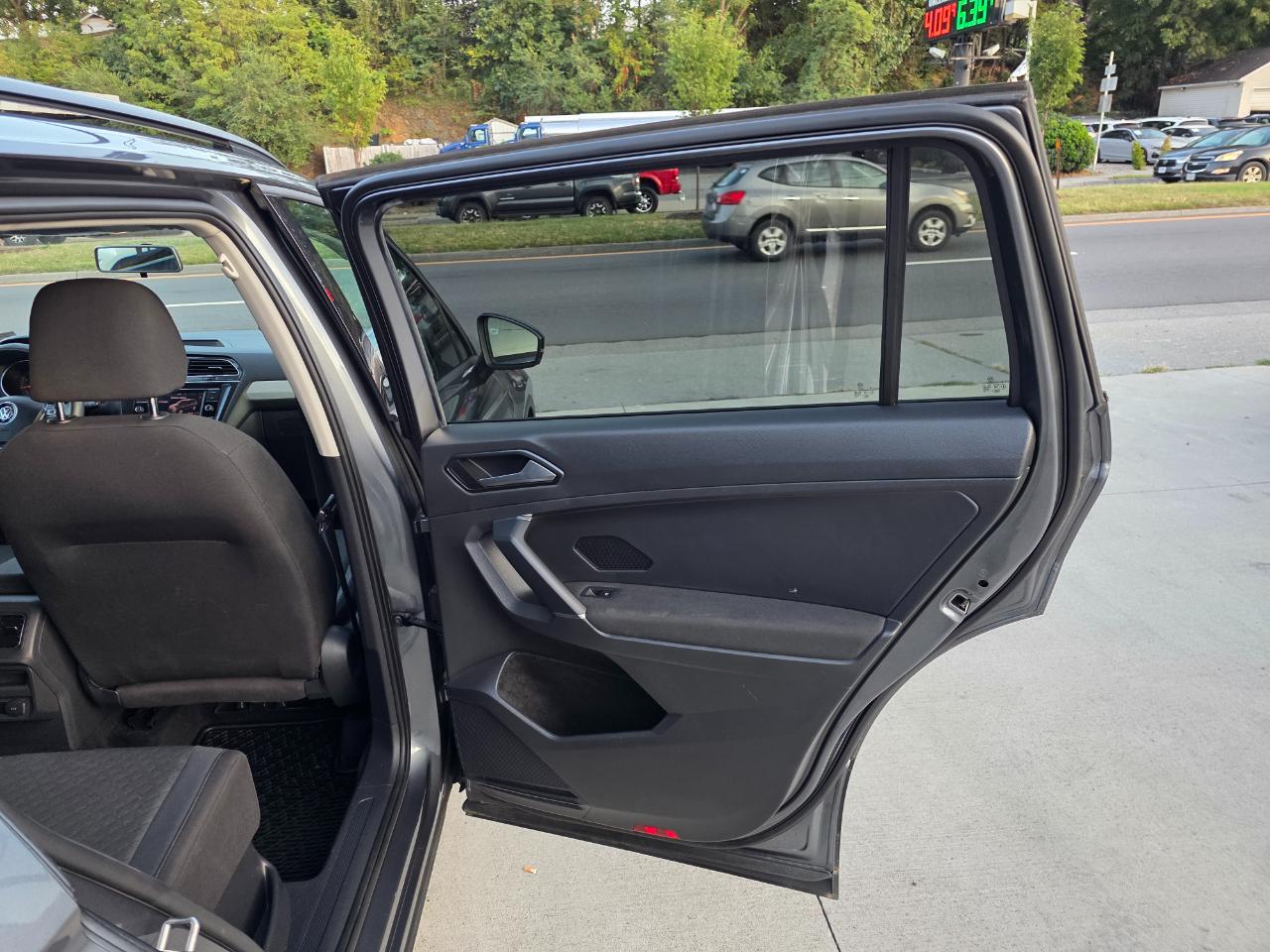Volkswagen Tiguan S 4Motion 2018