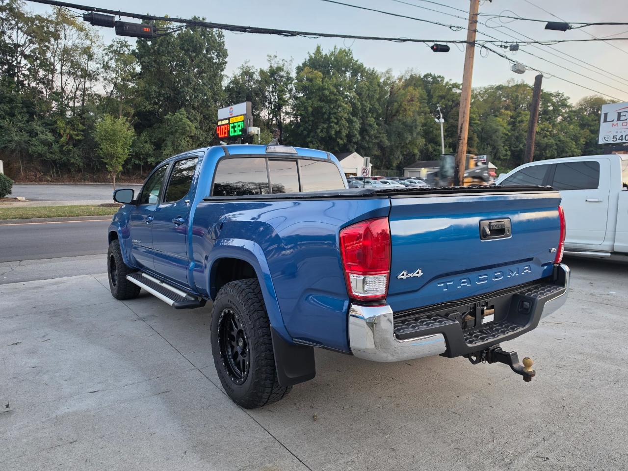 Toyota Tacoma SR5 Double Cab Super Long Bed V6 6AT 4WD 2017