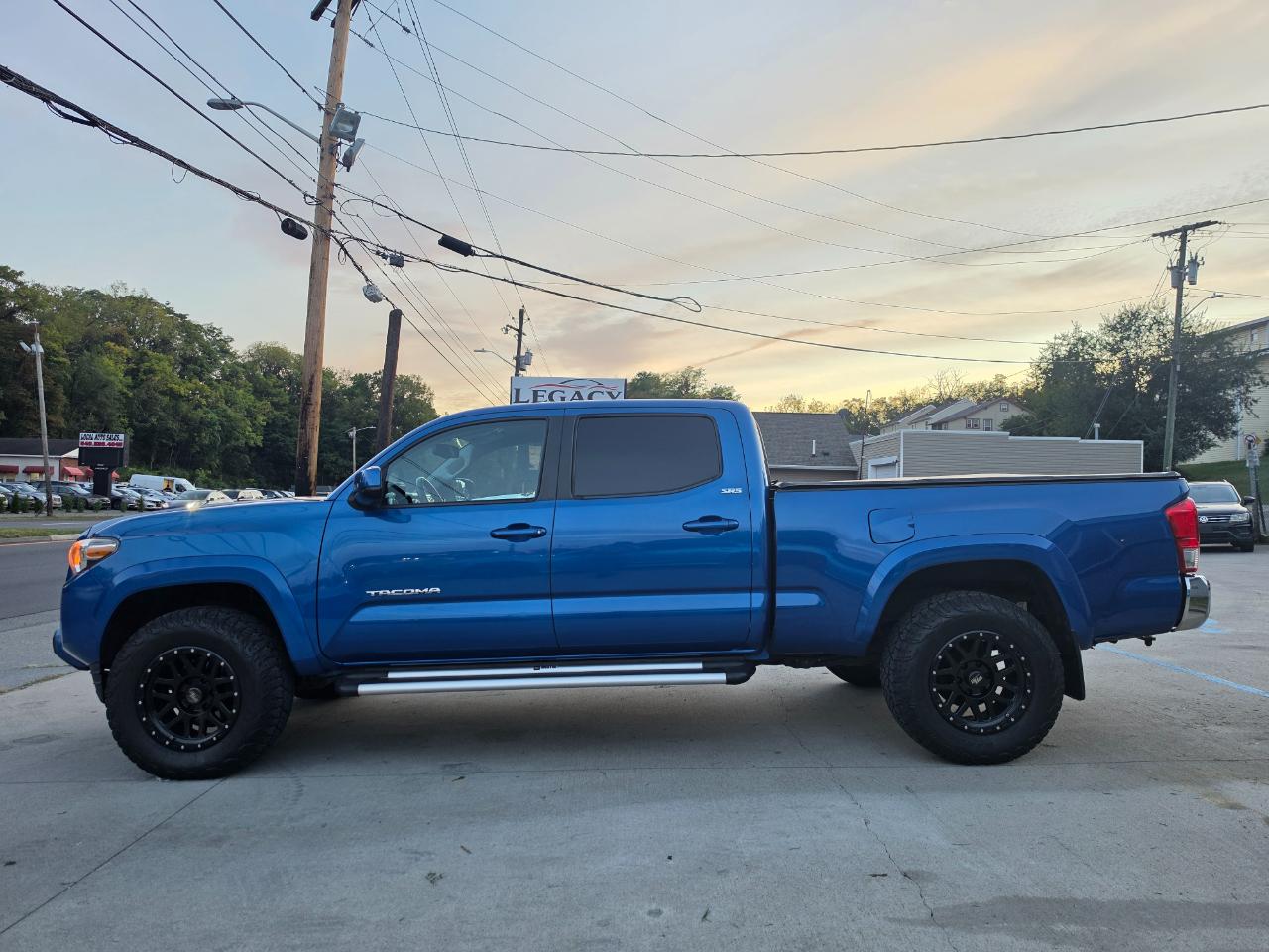 Toyota Tacoma SR5 Double Cab Super Long Bed V6 6AT 4WD 2017