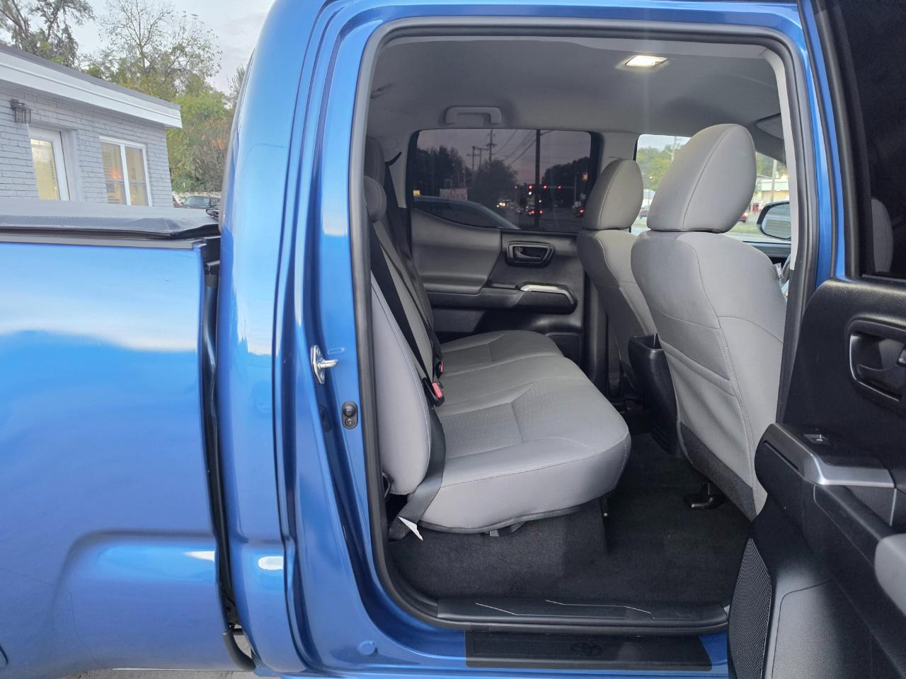 Toyota Tacoma SR5 Double Cab Super Long Bed V6 6AT 4WD 2017