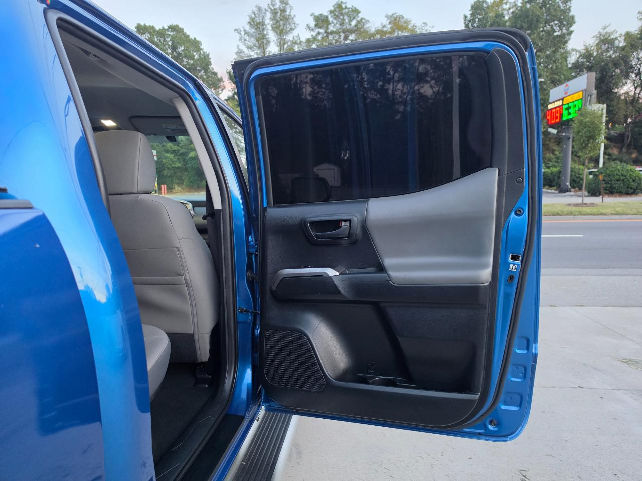 Toyota Tacoma SR5 Double Cab Super Long Bed V6 6AT 4WD 2017