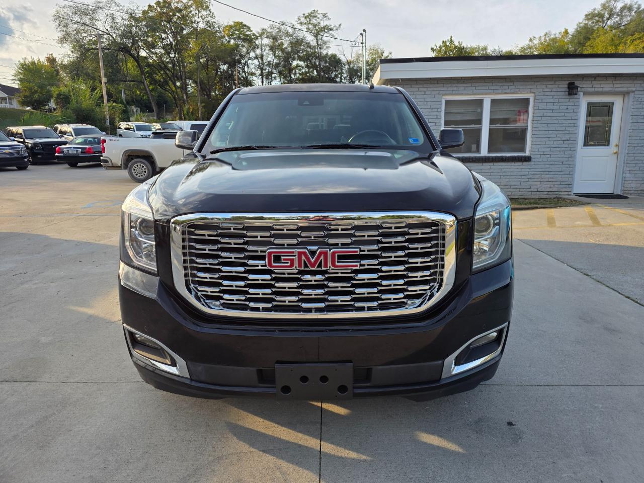 GMC Yukon Denali 4WD 2015