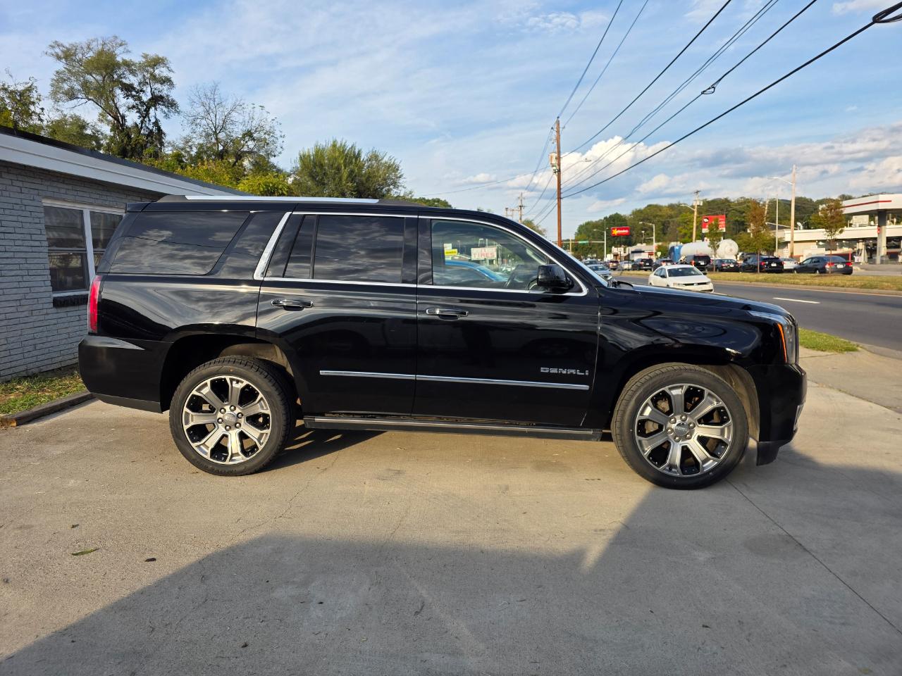 GMC Yukon Denali 4WD 2015