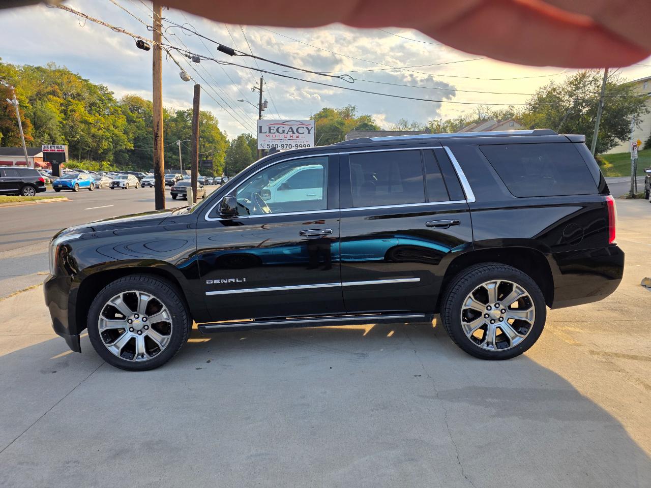 GMC Yukon Denali 4WD 2015