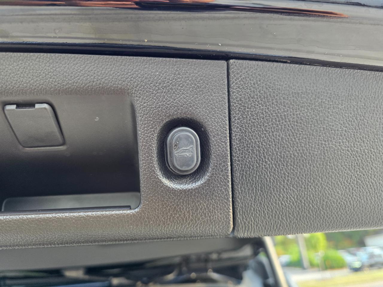 GMC Yukon Denali 4WD 2015