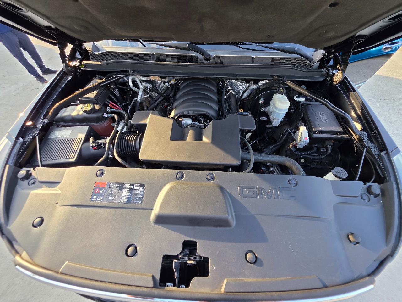 GMC Yukon Denali 4WD 2015