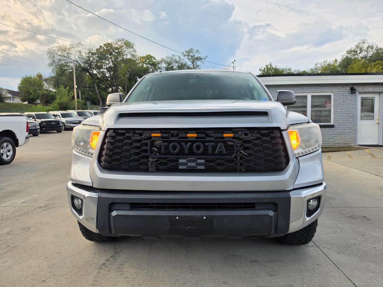 Toyota Tundra SR5 5.7L V8 CrewMax 4WD 2014