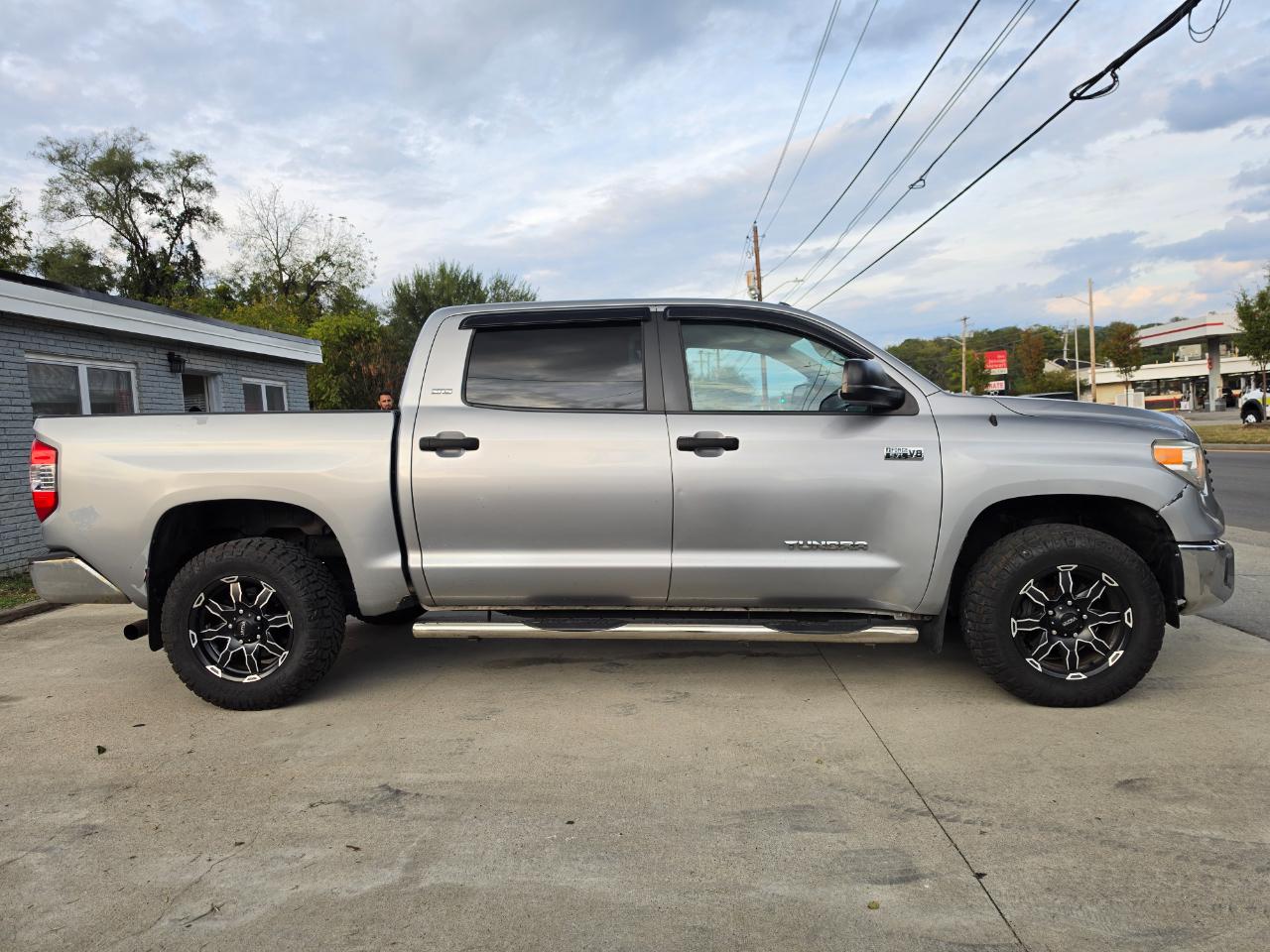 Toyota Tundra SR5 5.7L V8 CrewMax 4WD 2014