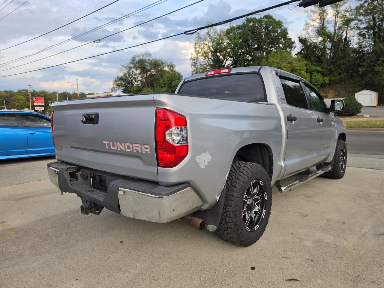 Toyota Tundra SR5 5.7L V8 CrewMax 4WD 2014