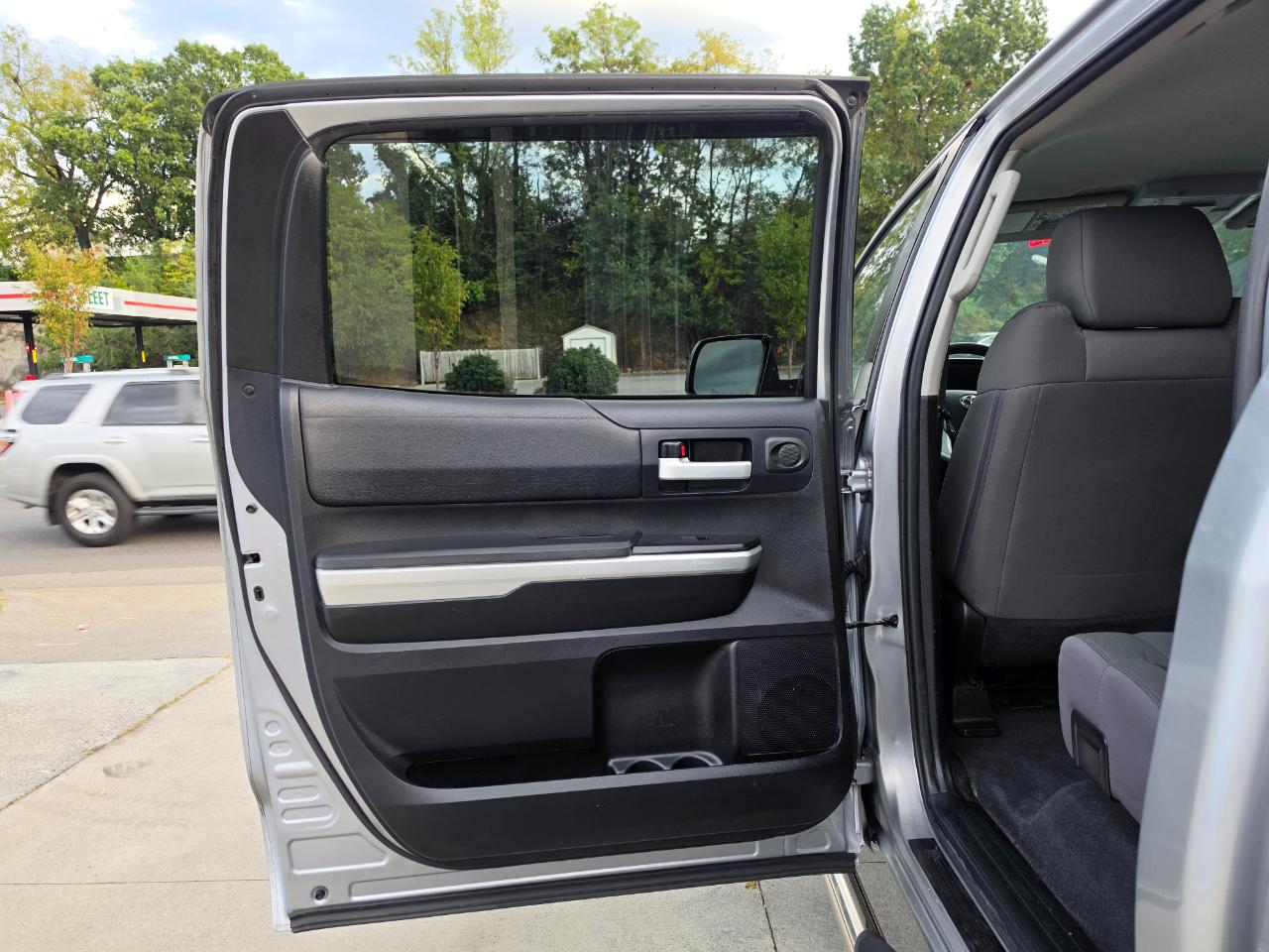 Toyota Tundra SR5 5.7L V8 CrewMax 4WD 2014