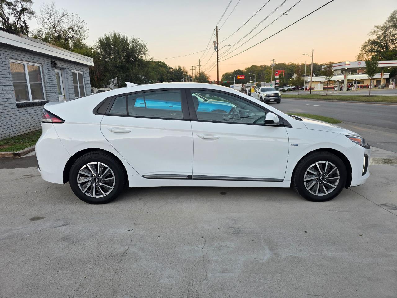 Hyundai Ioniq Electric SE 2020