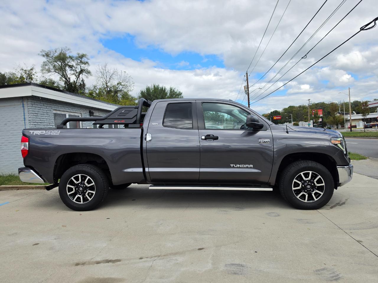 Toyota Tundra SR5 5.7L V8 Double Cab 4WD 2019
