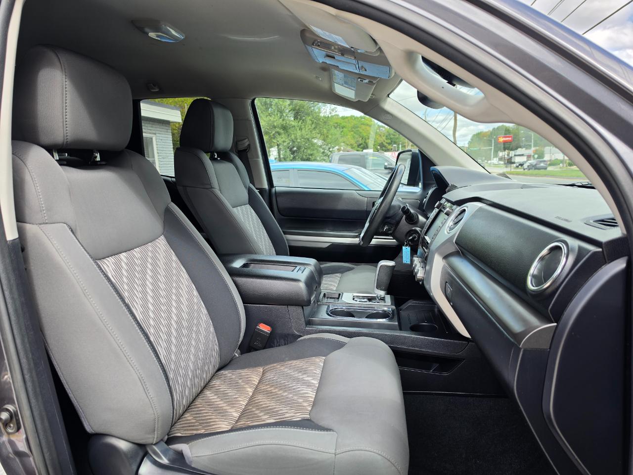 Toyota Tundra SR5 5.7L V8 Double Cab 4WD 2019