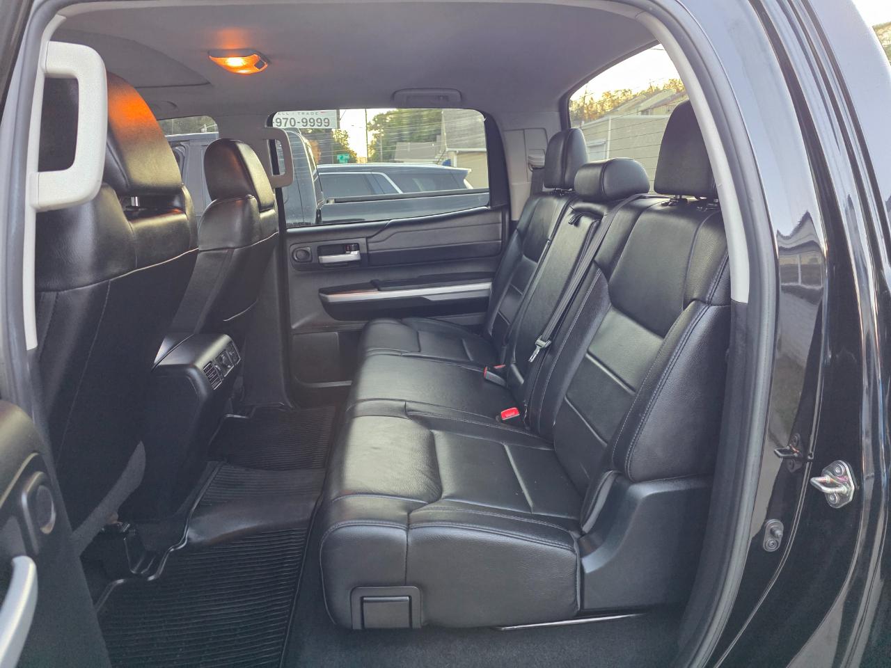 Toyota Tundra Limited 5.7L CrewMax 4WD 2017