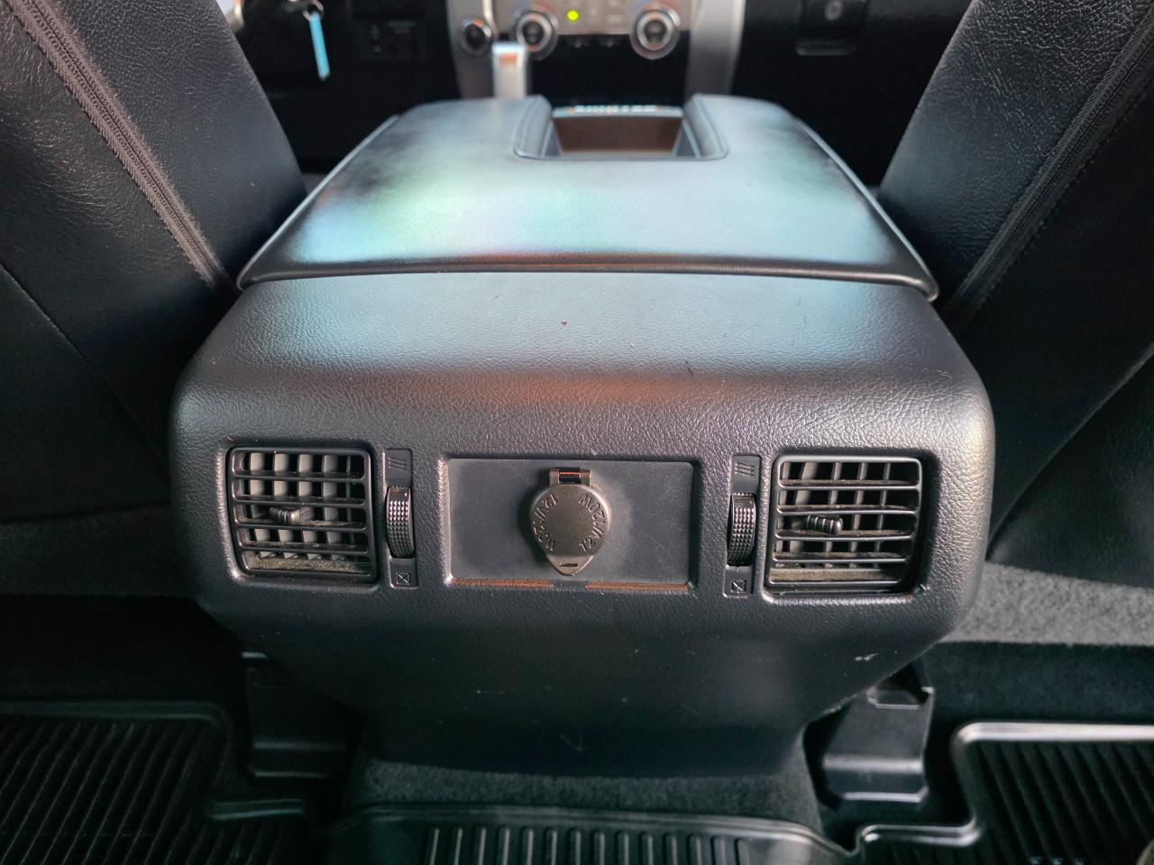 Toyota Tundra Limited 5.7L CrewMax 4WD 2017